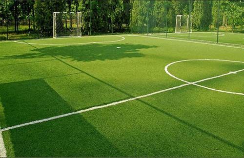 浅谈足球场人造草坪养护技术-山东济康体育设施